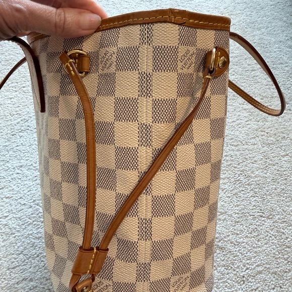 Louis Vuitton Neverfull PM - Picture 11 of 12